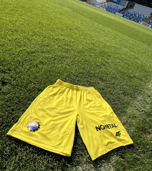SPODENKI MECZOWE 4F ŻÓŁTE JUNIOR – 116